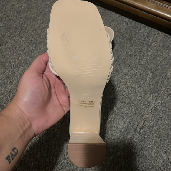 New cushionaire heels - Picture 2 of 3